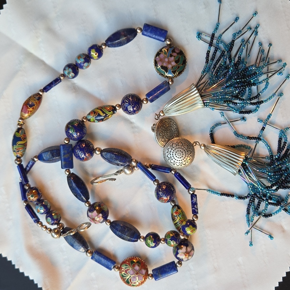 VINTAGE Blue Beaded Necklace and Silver Earrings Set